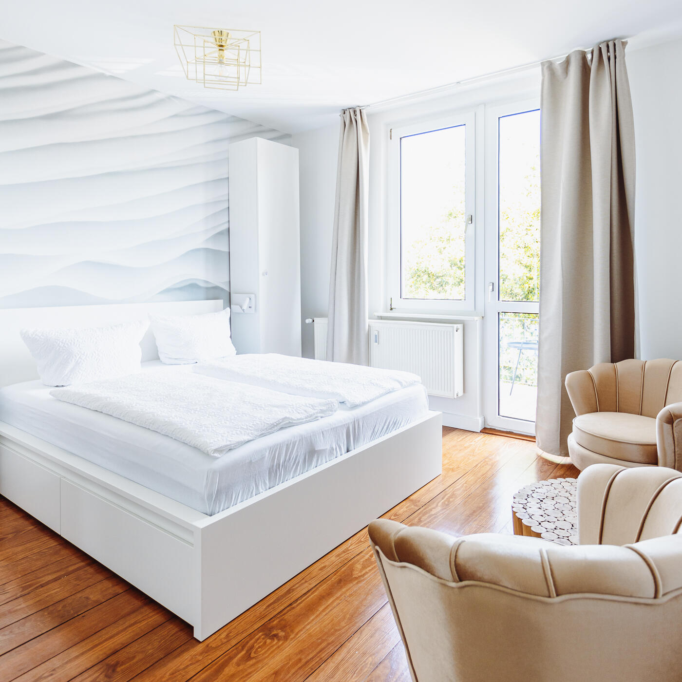 Doppelzimmer mit Balkon in der Pension Strandglück an der Ostsee